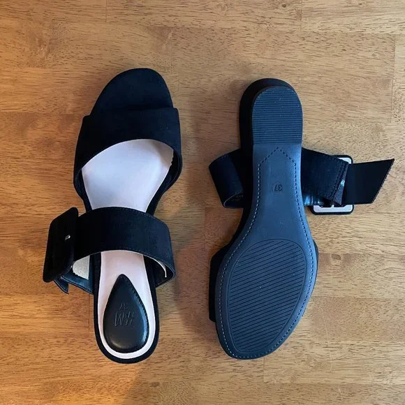 NWOT Size 37 H&M black suede-like sandals with adjustable buckle - Picture 2 of 7